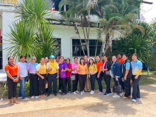 มอบสิ่งของให้กำลังใจผู้ปฏิบัติหน้าที่ส่วนหน้าในการรักษาความสงบเรียบร้อยชายแดนไทย-กัมพูชา